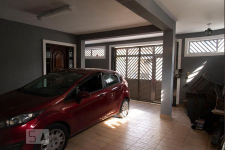 Casa à venda com 300m², 4 quartos e 2 vagas Casa à venda com 300m², 4 quartos e 2 vagasGaragem