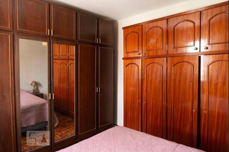 Casa à venda com 300m², 4 quartos e 2 vagas Casa à venda com 300m², 4 quartos e 2 vagasQuarto 2