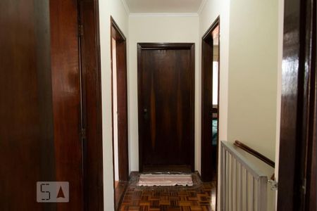 Casa à venda com 300m², 4 quartos e 2 vagas Casa à venda com 300m², 4 quartos e 2 vagasHall