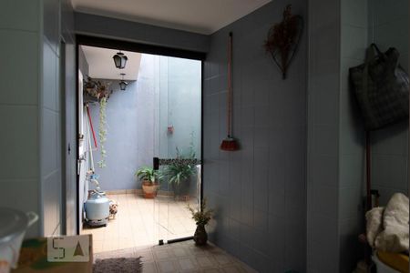 Casa à venda com 300m², 4 quartos e 2 vagas Casa à venda com 300m², 4 quartos e 2 vagasLavanderia