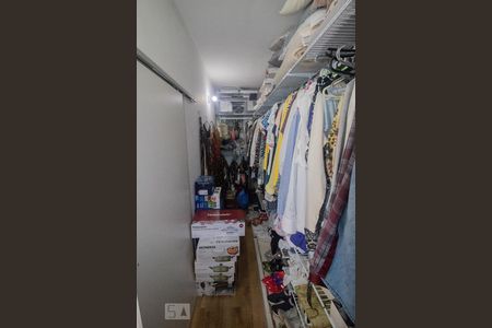 Casa à venda com 172m², 3 quartos e 2 vagasCloset da suíte 2