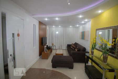 Sala de casa à venda com 3 quartos, 172m² em São Domingos, São Paulo