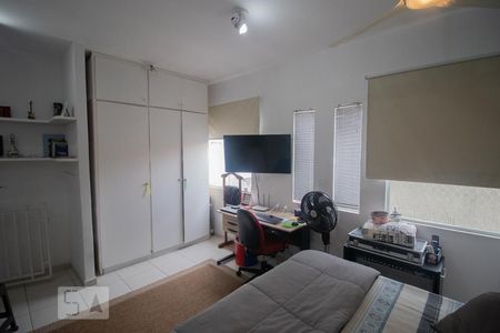 Casa à venda com 172m², 3 quartos e 2 vagasSuíte externa