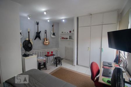 Casa à venda com 172m², 3 quartos e 2 vagasSuíte externa