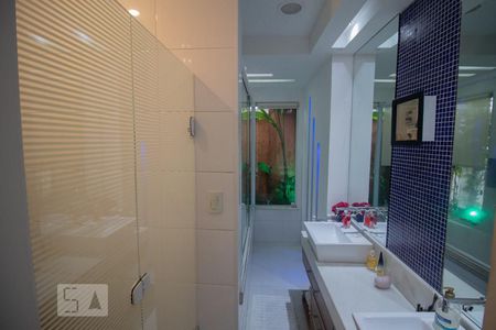 Casa à venda com 172m², 3 quartos e 2 vagasBanheiro da Suíte 2