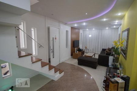 Sala de casa à venda com 3 quartos, 172m² em São Domingos, São Paulo