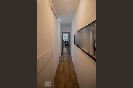 Casa à venda com 172m², 3 quartos e 2 vagasCorredor