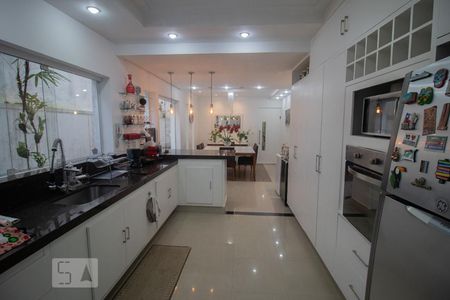 Casa à venda com 172m², 3 quartos e 2 vagasCozinha