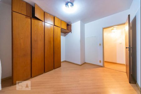 Apartamento à venda com 96m², 2 quartos e 1 vagaQuarto 2