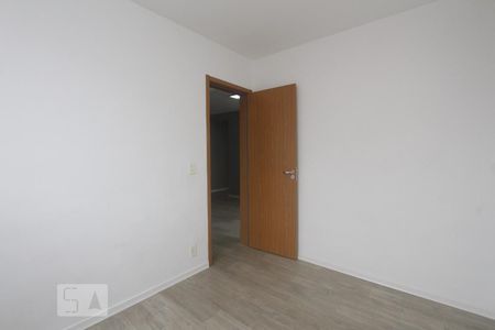 QUARTO 1 de apartamento para alugar com 2 quartos, 45m² em Rubem Berta, Porto Alegre