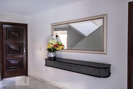 Apartamento para alugar com 153m², 3 quartos e 1 vaga Apartamento para alugar com 153m², 3 quartos e 1 vagaHall social