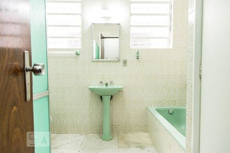 Apartamento para alugar com 153m², 3 quartos e 1 vaga Apartamento para alugar com 153m², 3 quartos e 1 vagaBanheiro Social