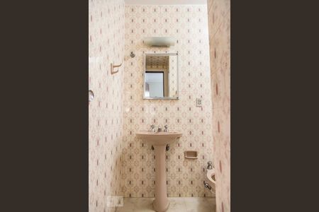 Apartamento para alugar com 153m², 3 quartos e 1 vaga Apartamento para alugar com 153m², 3 quartos e 1 vagaBanheiro da Suíte