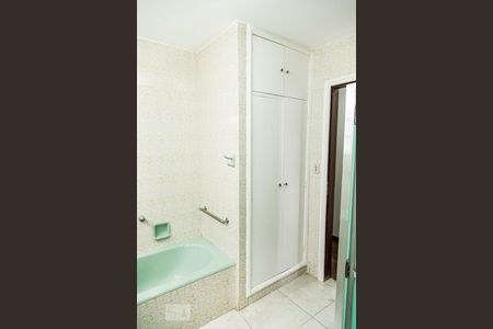 Apartamento para alugar com 153m², 3 quartos e 1 vaga Apartamento para alugar com 153m², 3 quartos e 1 vagaBanheiro Social