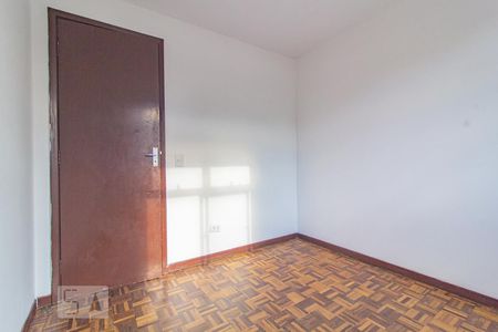 Quarto 1 de apartamento para alugar com 2 quartos, 45m² em Cidade Industrial, Curitiba