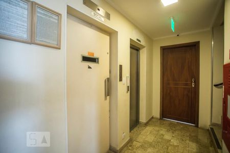 Apartamento à venda com 70m², 2 quartos e 1 vagaHall social