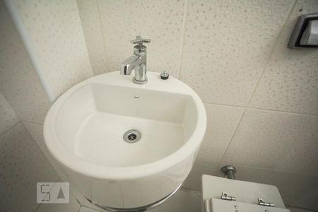 Apartamento à venda com 70m², 2 quartos e 1 vagaBanheiro de Serviço - Torneira