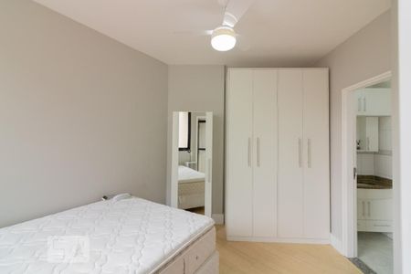 Quarto de kitnet/studio para alugar com 1 quarto, 37m² em Indianópolis, São Paulo