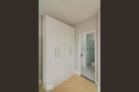 Quarto de kitnet/studio para alugar com 1 quarto, 37m² em Indianópolis, São Paulo