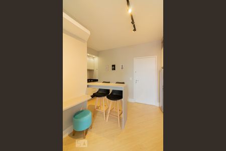 Sala de kitnet/studio para alugar com 1 quarto, 37m² em Indianópolis, São Paulo