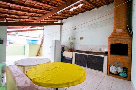 Casa à venda com 100m², 3 quartos e 2 vagas Casa à venda com 100m², 3 quartos e 2 vagasEspaço Gourmet