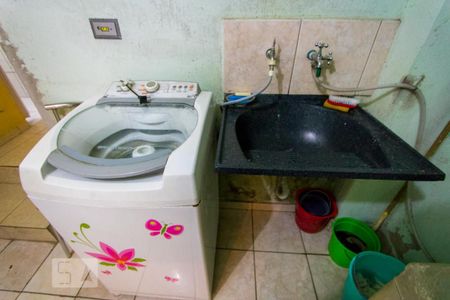 Casa à venda com 100m², 3 quartos e 2 vagas Casa à venda com 100m², 3 quartos e 2 vagasÁrea de Serviço