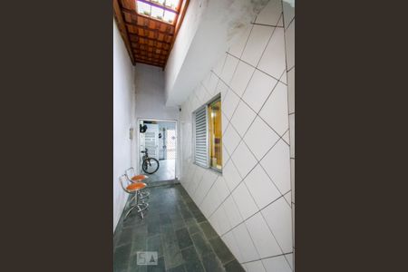 Casa à venda com 100m², 3 quartos e 2 vagas Casa à venda com 100m², 3 quartos e 2 vagasCorredor - Externo