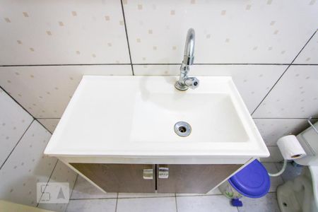 Casa à venda com 100m², 3 quartos e 2 vagas Casa à venda com 100m², 3 quartos e 2 vagasEdícula - Banheiro 2