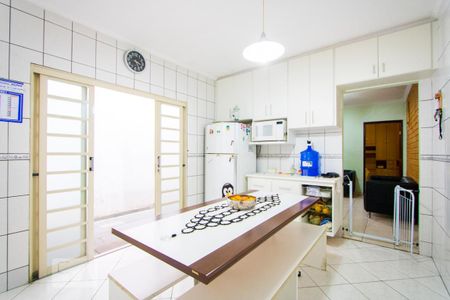 Casa à venda com 100m², 3 quartos e 2 vagas Casa à venda com 100m², 3 quartos e 2 vagasCopa