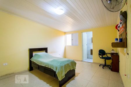 Casa à venda com 100m², 3 quartos e 2 vagas Casa à venda com 100m², 3 quartos e 2 vagasEdícula - Quarto