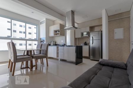Sala de apartamento para alugar com 1 quarto, 43m² em Loteamento Mogilar, Mogi das Cruzes