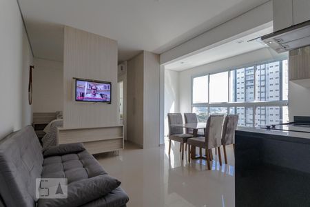 Sala de apartamento para alugar com 1 quarto, 43m² em Loteamento Mogilar, Mogi das Cruzes