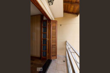 Casa à venda com 210m², 4 quartos e 6 vagasVaranda quarto 1 suíte