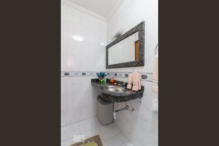 Casa à venda com 210m², 4 quartos e 6 vagasBanheiro quarto 2 suíte