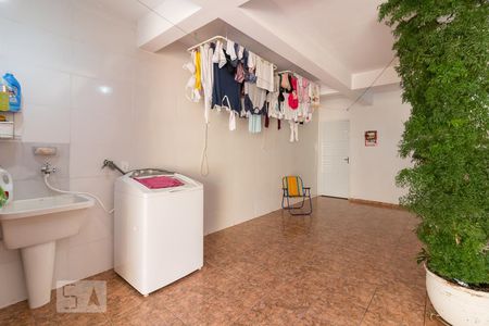 Casa à venda com 210m², 4 quartos e 6 vagasÁrea de serviço e garagem