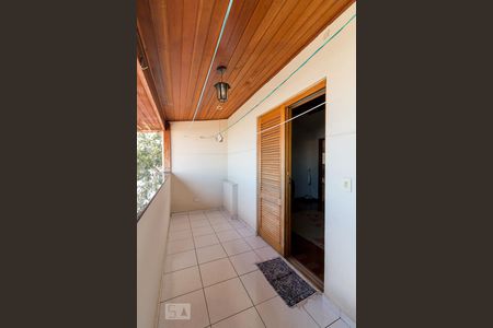 Casa à venda com 210m², 4 quartos e 6 vagasVaranda quarto 3 suíte