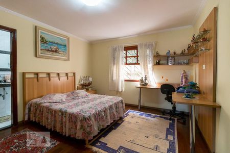 Casa à venda com 210m², 4 quartos e 6 vagasQuarto 2 suíte