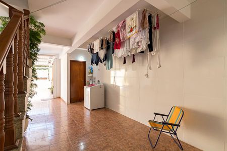 Casa à venda com 210m², 4 quartos e 6 vagasÁrea de serviço e garagem