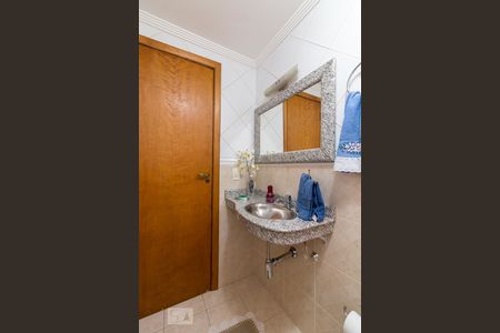 Casa à venda com 210m², 4 quartos e 6 vagasBanheiro quarto 3 suíte