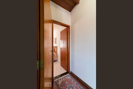 Casa à venda com 210m², 4 quartos e 6 vagasCorredor