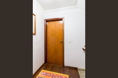 Casa à venda com 210m², 4 quartos e 6 vagasCorredor