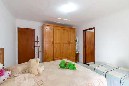 Casa à venda com 210m², 4 quartos e 6 vagasQuarto 4 suíte