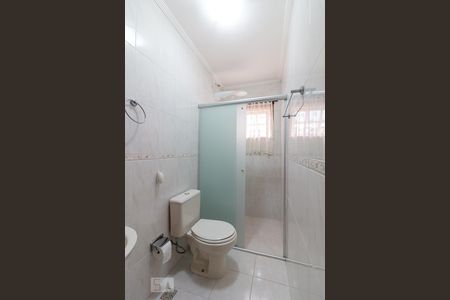 Casa à venda com 210m², 4 quartos e 6 vagasBanheiro quarto 4 suíte