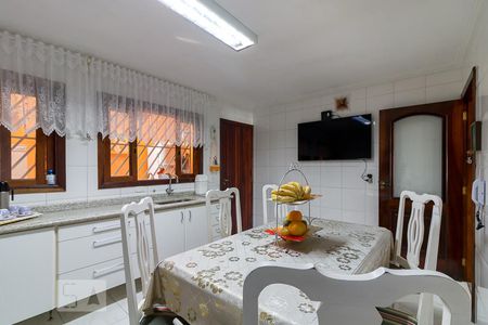 Casa à venda com 210m², 4 quartos e 6 vagasCozinha
