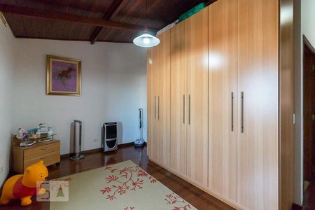 Casa à venda com 210m², 4 quartos e 6 vagasQuarto 3 suíte