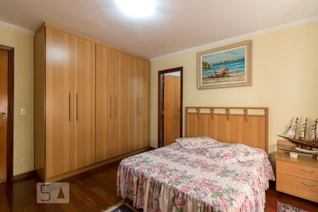 Casa à venda com 210m², 4 quartos e 6 vagasQuarto 2 suíte