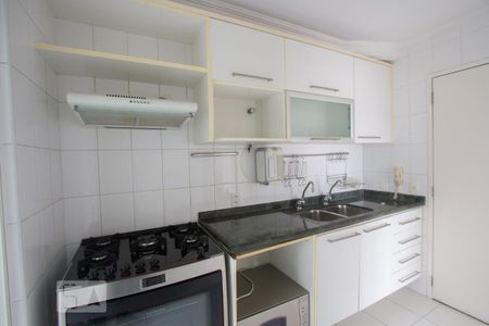 Apartamento à venda com 99m², 3 quartos e 2 vagasCozinha