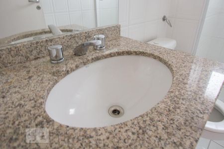 Apartamento à venda com 99m², 3 quartos e 2 vagasDetalhe Banheiro