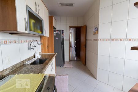 Apartamento à venda com 77m², 2 quartos e sem vagaCozinha