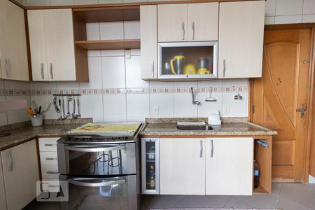 Apartamento à venda com 77m², 2 quartos e sem vagaCozinha